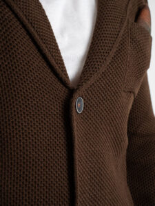 V2 Giacca in maglia misto lana lavorata occhio di pernice monopetto con pochette GUOPE Moro (7)