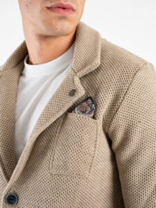 V2 Giacca in maglia misto lana lavorata occhio di pernice monopetto con pochette GUOPE Tortora (3)