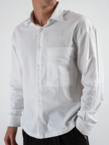 Camicia cropped in flanella leggera vestibilità over con tasca frontale GALLIPOLI Bianca (5)