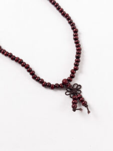 Collana corta Unisex fatta a mano Nepal buddista perline di legno 8041 Bordeaux