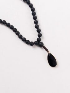 Collana effetto pietra lavica naturale effetto opaco con ciondolo 99EE Nero
