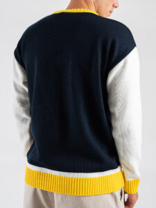 LES COSTUMES Maglione girocollo con ricamo logo frontale e maniche a contrasto LCFW25005 Blu (2)