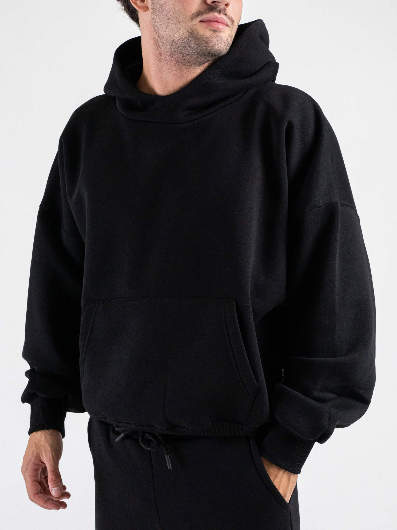 BERNA Felpa felpata boxy fit con cappuccio oblò 252021 Nera