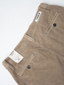 BERNA Pantalone in velluto a costine con tasca alla francese 246099 Coloniale (1)