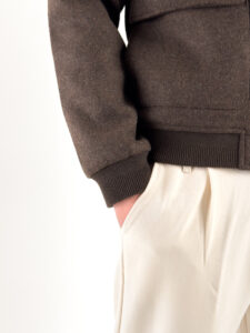 Cappotto corto con tasche frontali e zip 6826GC Marrone (2)