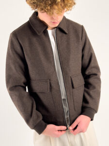 Cappotto corto con tasche frontali e zip 6826GC Marrone (4)