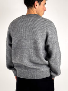 Maglione con collo a v e spalla scesa AJ619 Grey (1)