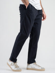BERNA Pantalone chino cropped morbido con pinces 246384 Blu (5)