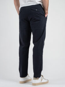 BERNA Pantalone chino cropped morbido con pinces 246384 Blu (7)