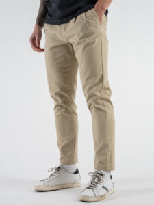 BERNA Pantalone chino cropped morbido con pinces 246384 Sabbia (4)