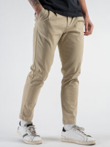 BERNA Pantalone chino cropped morbido con pinces 246384 Sabbia (5)