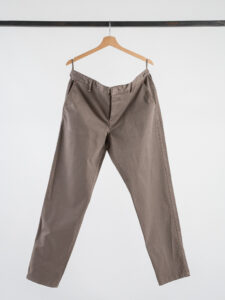 BERNA Pantalone chinos in cotone 246225 Tortora (2)