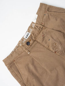 BERNA Pantalone cropped morbido con pinces 246097 Cammello (3)