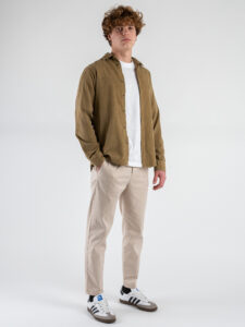 BERNA Pantalone cropped morbido con pinces 246097 Gesso (1)