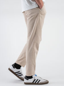 BERNA Pantalone cropped morbido con pinces 246097 Gesso (4)