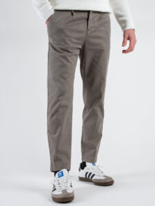 BERNA Pantalone cropped morbido con pinces 246097 Tortora (3)