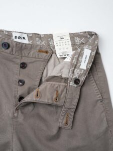 BERNA Pantalone cropped morbido con pinces 246097 Tortora (8)