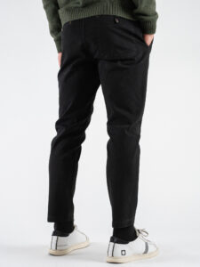 BERNA Pantalone cropped operato con pinces 246096 Nero (3)