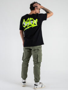 DISCLAIMER T-shirt con logo frontale e stampa posteriore 25EDS54827 Nera (4)