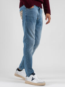 V2 Jeans azzurro slim con patch fiorata sulla tasca posteriore NEW YORK Blu Denim (7)