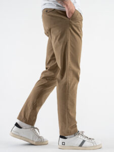 BERNA Pantalone chino cropped morbido con pinces 246384 Coloniale (7)