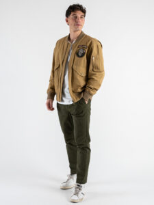 BERNA Pantalone chino cropped morbido con pinces 246384 Sottobosco (2)