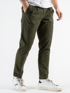 BERNA Pantalone chino cropped morbido con pinces 246384 Sottobosco (4)