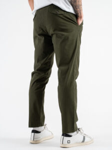 BERNA Pantalone chino cropped morbido con pinces 246384 Sottobosco (6)