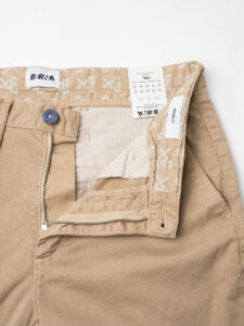 BERNA Pantalone chinos leggero microlavorato 243218 Coloniale (6)