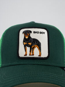 GOORIN BROS Cappellino verde smeraldo con patch in pelle bianca stampa cane BAD BOY (1)