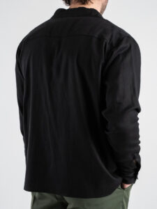 BERNA Camicia in Tencel con collo bowling 251090 Nera (1)