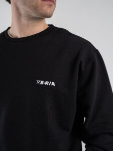 BERNA Felpa girocollo in cotone con logo sul cuore 251075 Nera (3)