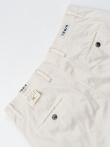 BERNA Pantalone in cotone leggero con pences 251104 Latte (1)