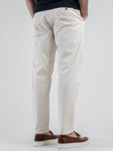 BERNA Pantalone in cotone leggero con pences 251104 Latte (1)