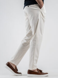 BERNA Pantalone in cotone leggero con pences 251104 Latte (4)