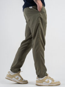 BERNA Pantalone leggero con coulisse in tessuto tencel 251089 Militare (3)