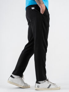 BERNA Pantalone leggero con coulisse in tessuto tencel 251089 Nero (4)