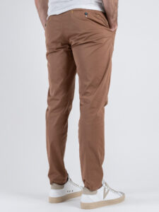 BL11 Pantalone chinos slim leggero TROPEA Cipolla (1)