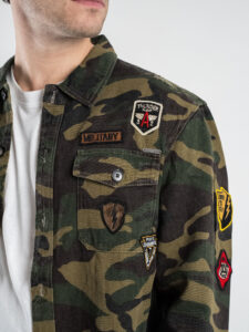 GIANNI LUPO Camicia mimetica leggera con rotture e patch GL333R Military (5)
