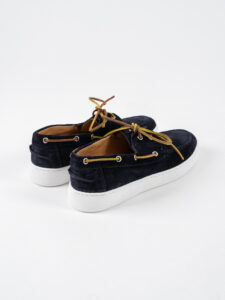 OVER-D Scarpa stringata modello barca in camoscio E15 Blu (1)