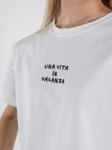 SUPERCULTURE T-shirt da donna in cotone con ricamo UNA VITA IN VACANZA AW1183 Bianca