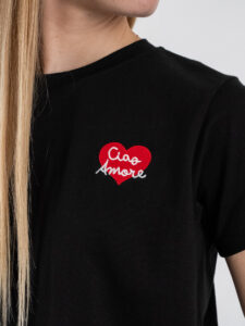 SUPERCULTURE T-shirt da donna in cotone con ricamo lato cuore CIAO AMORE Nera (1)