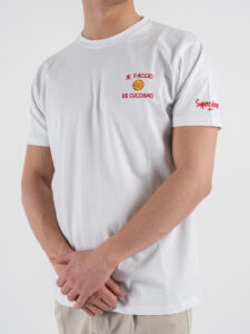 SUPERCULTURE T-shirt in cotone con stampa e ricamo JE FACCIO 10 ER CUCCHIAIO Bianca (2)