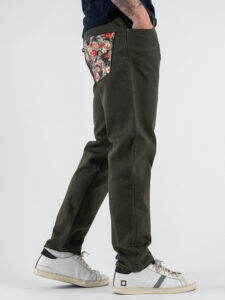 V2 Jeans regular con tasca sul retro in fantasia fiori JTCLS Militare (4)