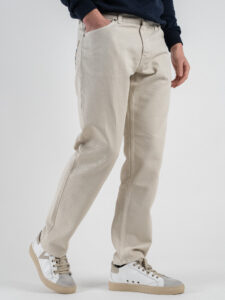 V2 Jeans regular con tasca sul retro in fantasia vespe JTCLS Sabbia (3)