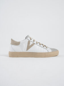 V2 Sneakers a suola bassa in pelle bianca con V a contrasto e tallone in camoscio beige SUBIV2 Beige (2)