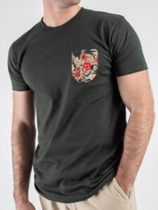 V2 T-shirt basica con taschino fiori TUMIL09 Verde (1)