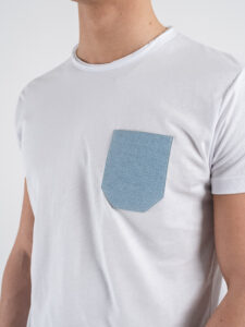 V2 T-shirt basica con taschino jeans azzurro TUBI25 Bianca (1)