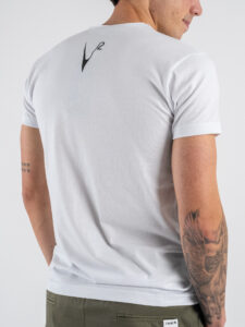 V2 T-shirt basica con taschino palme TUBI14 Bianca (1)
