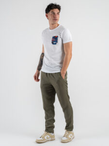 V2 T-shirt basica con taschino palme TUBI14 Bianca (2)